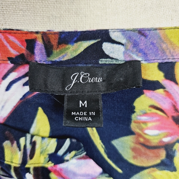 J. Crew Silk Pleated Floral Popover size Medium - Picture 10 of 11
